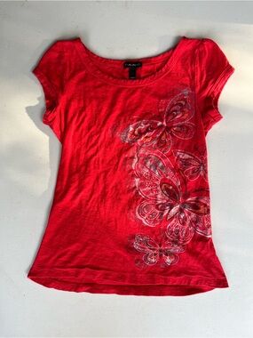 FANG Red Short Sleeve Scoop Neck Tee with Butterfly Graphic